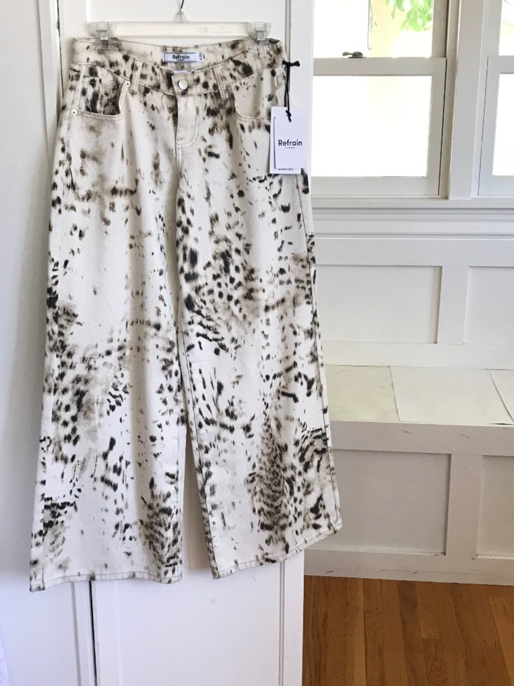 REFRAIN Leopard Print Wide Leg Jeans Women's Size 1/25 NWT